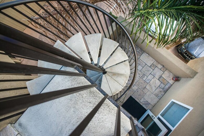 Modern 3br/3ba Pb Home W/ Rooftop By Domio