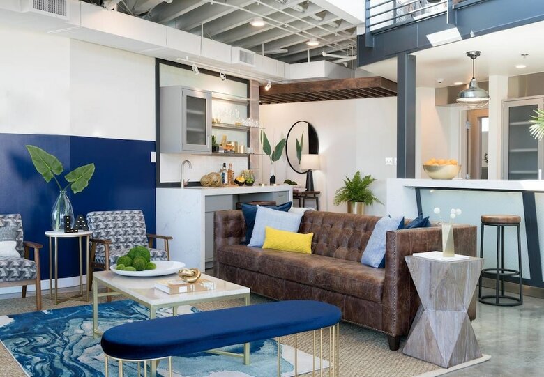 Apartamentos 2br/2ba Penthouse In Warehouse Dist. By Domio