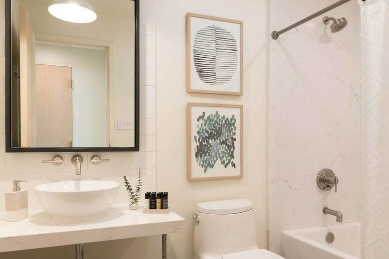 Apartamentos 2br/2ba Penthouse In Warehouse Dist. By Domio