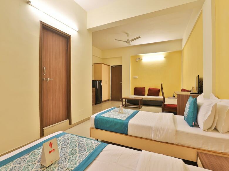 Apartamentos Oyo 11718 Hotel Shivarth