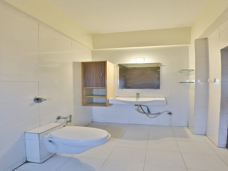 Apartamentos Oyo 11718 Hotel Shivarth