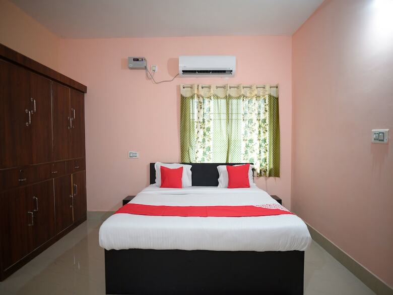 Oyo 16407 Hotel Dream Castle