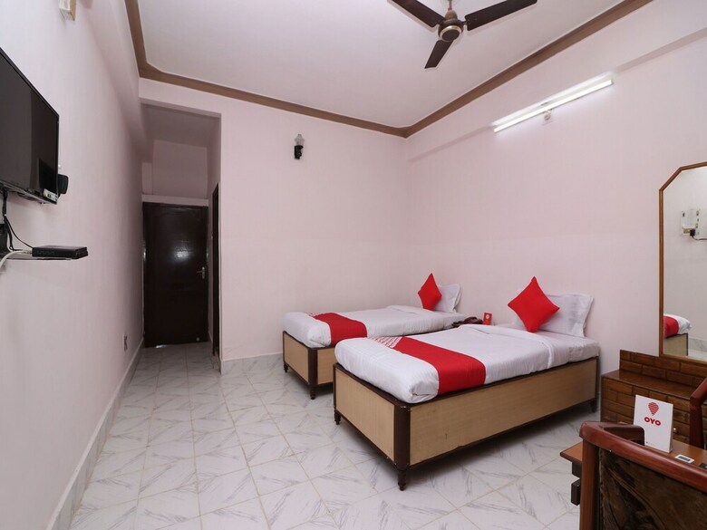 Oyo 16112 Hotel Uruvela International