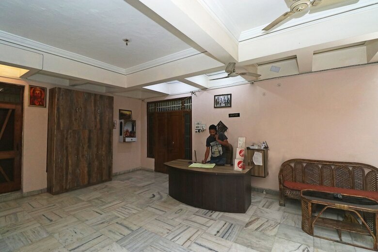 Hotel Oyo 12180 Surya Prayagam