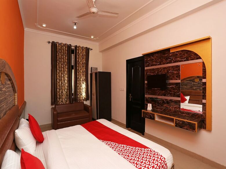 Hotel Oyo 7812 Shree Radha Resort