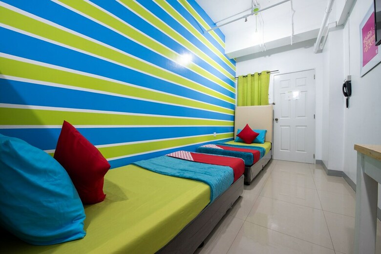 Hotel Oyo 501 Yuj Inn Pasay