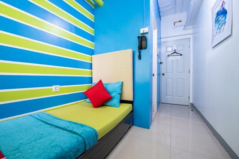 Hotel Oyo 501 Yuj Inn Pasay