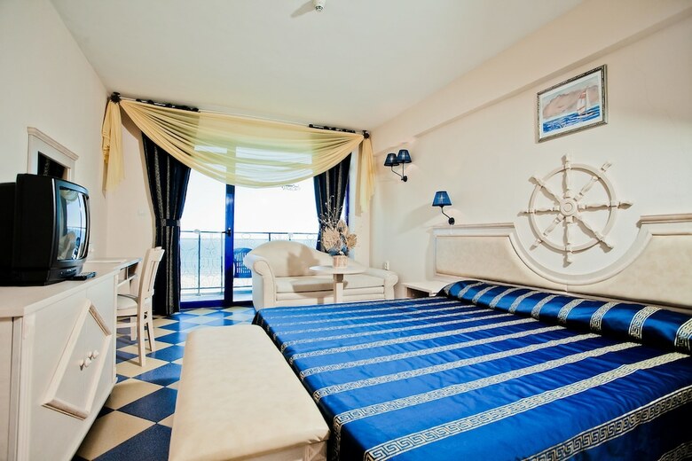 Hotel Chaika Beach Resort