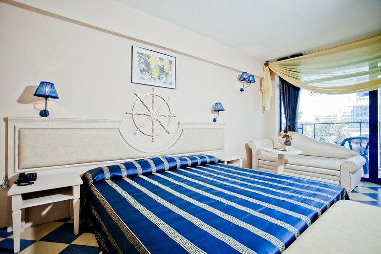 Hotel Chaika Beach Resort