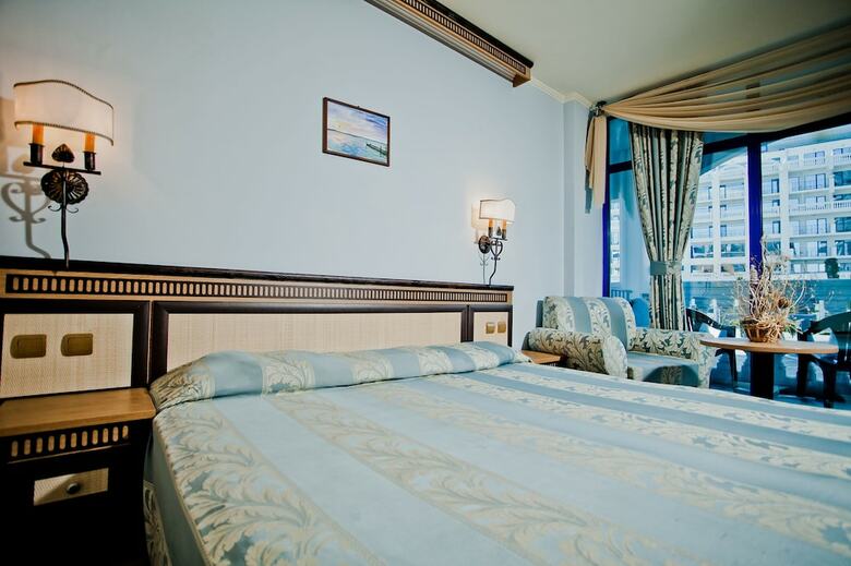 Hotel Chaika Beach Resort