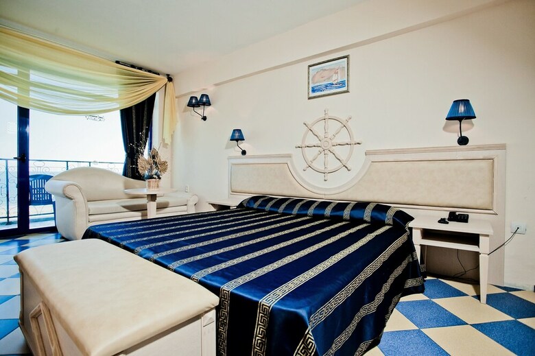 Hotel Chaika Beach Resort