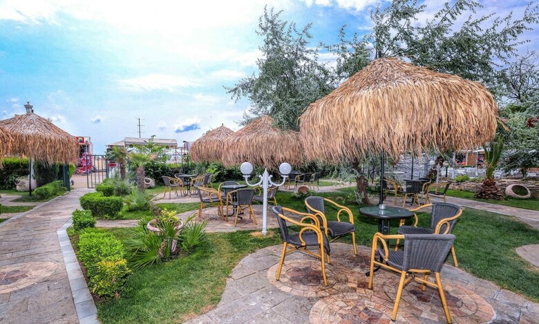Hotel Chaika Beach Resort
