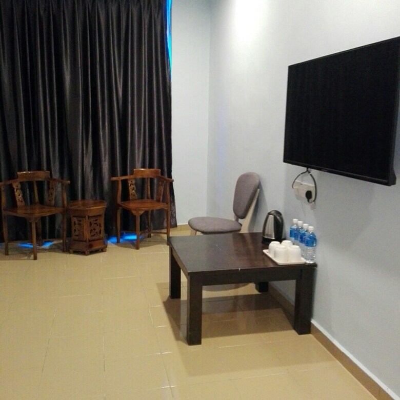 Tiong Hua Hotel