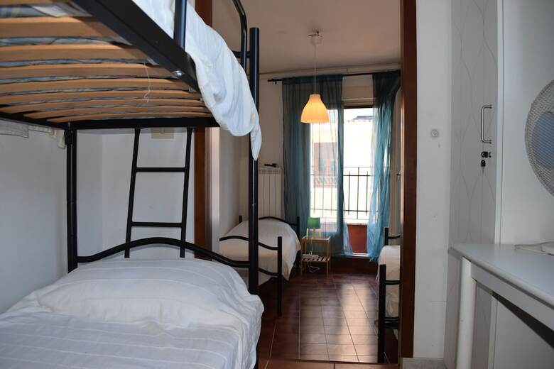 Hostal Bar Dell'artista Hostel