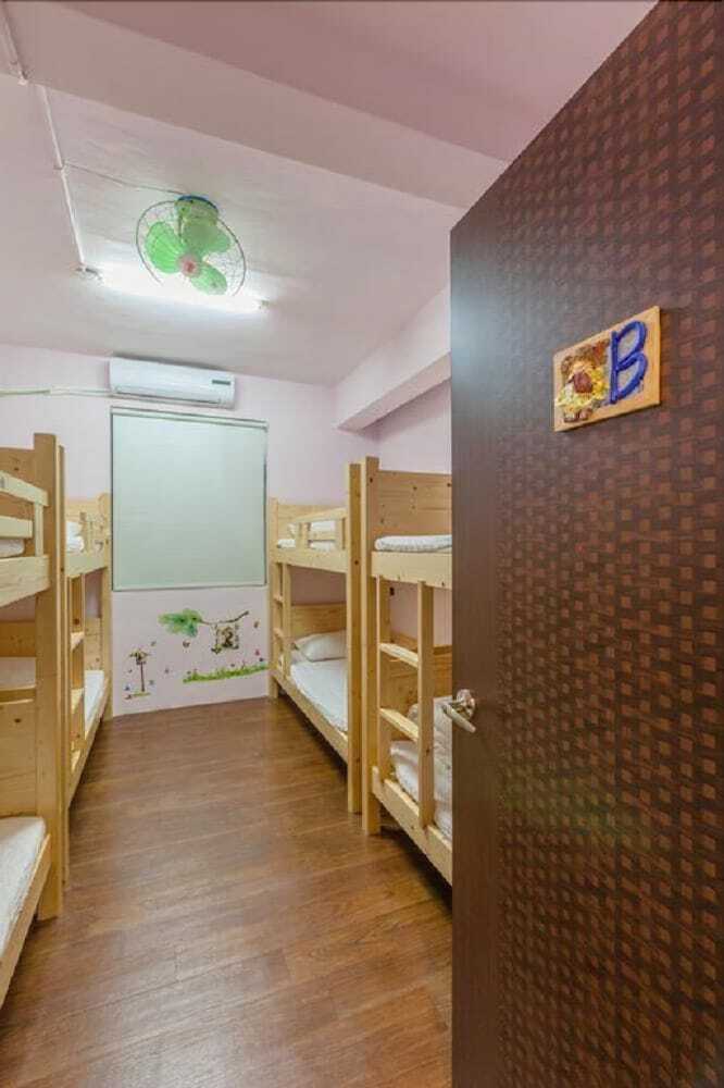 Hostal Goldenhouse Hostel