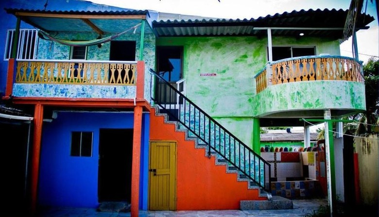 Yellow Moon Guesthouse & Apartments