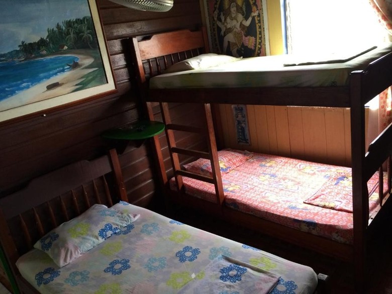 Yellow Moon Guesthouse & Apartments