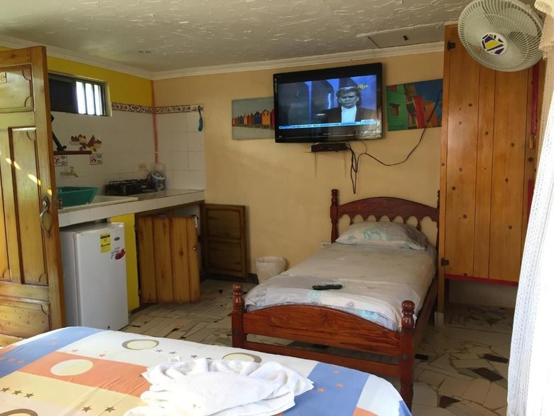 Yellow Moon Guesthouse & Apartments