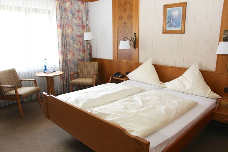 Hotel Gassbachtal & Nibelungen Caf�