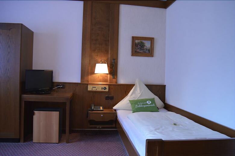 Hotel Gassbachtal & Nibelungen Caf�
