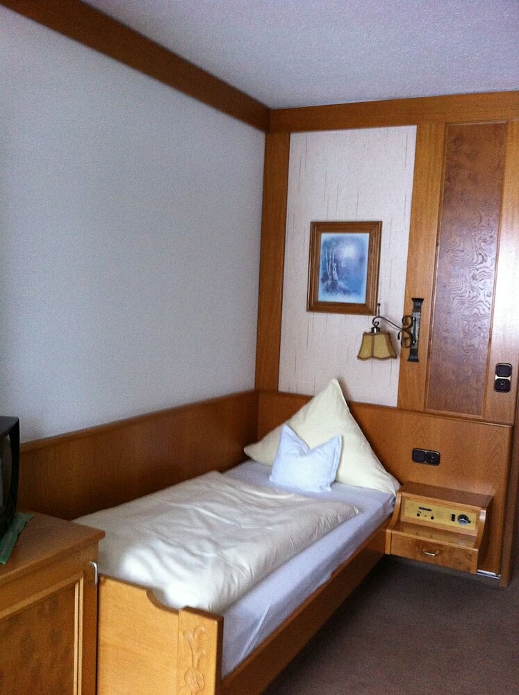 Hotel Gassbachtal & Nibelungen Caf�