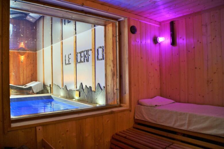 Hotel Le Cerf Che - Near Aravet Gondola