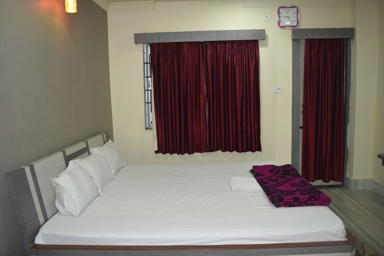 Hotel Mamoni Group