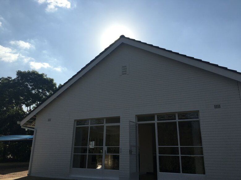 2 Bedroom Executive & Holiday Suburban Home