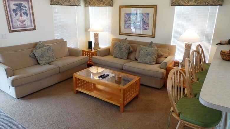 Ly53814 - Hampton Lakes - 5 Bed 4 Baths Villa