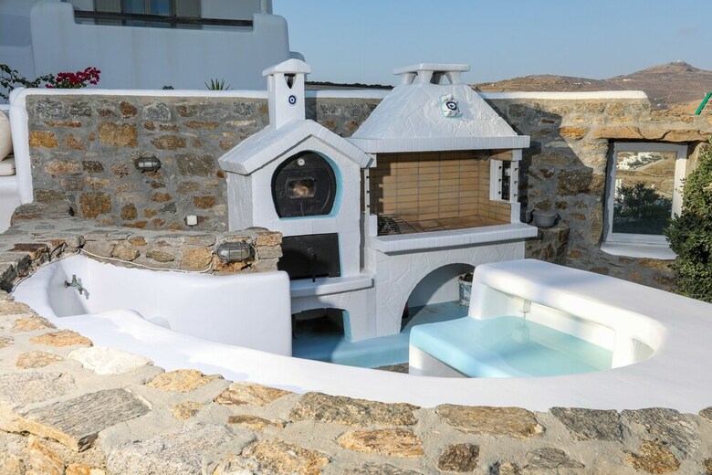 Anthi House