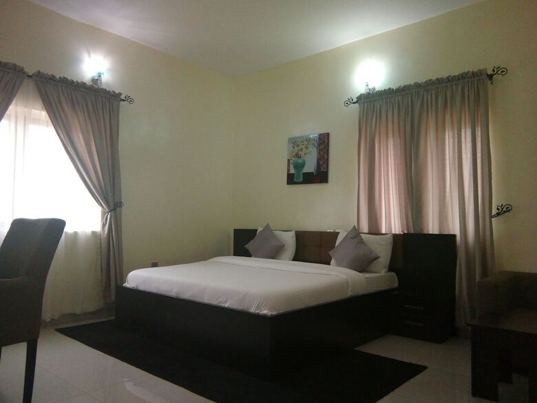 Hotel Peacock Apartments And Suites