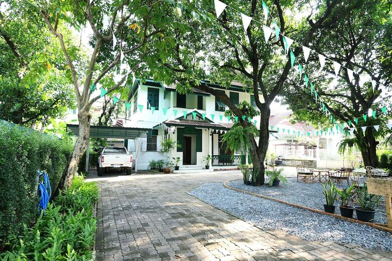 Hotel 24 Samsen Heritage House