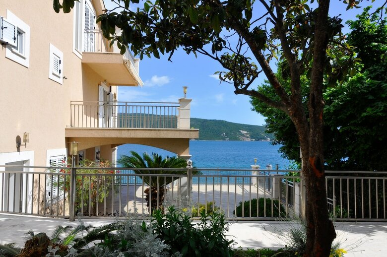 Hotel Perla - Annexes