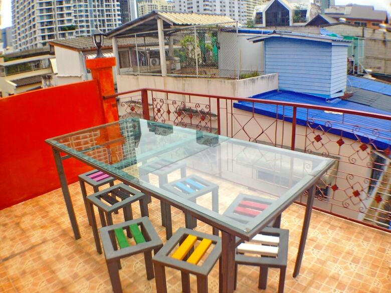 Hostal Bangkok Legend