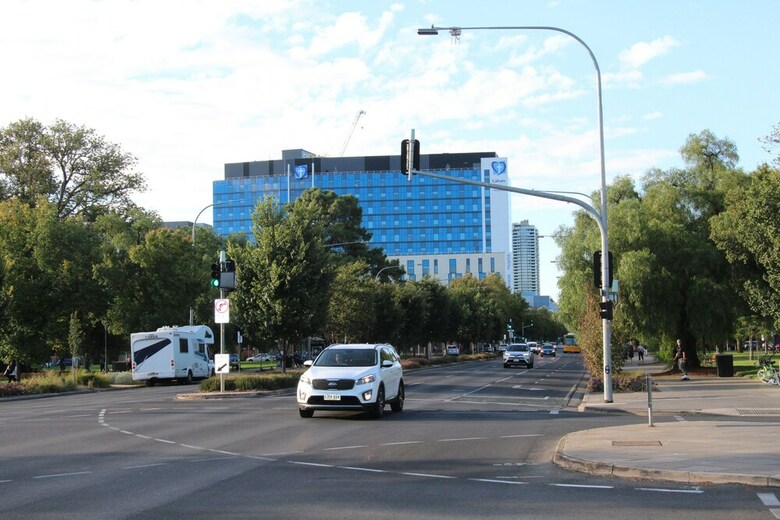 Adelaide City Apartment - 3br, 2bath & Carpark