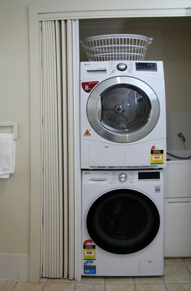 Adelaide City Apartment - 3br, 2bath & Carpark