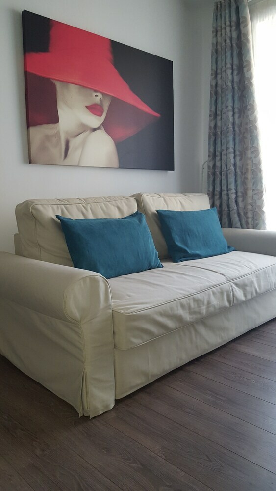Balcescu Apartment 33