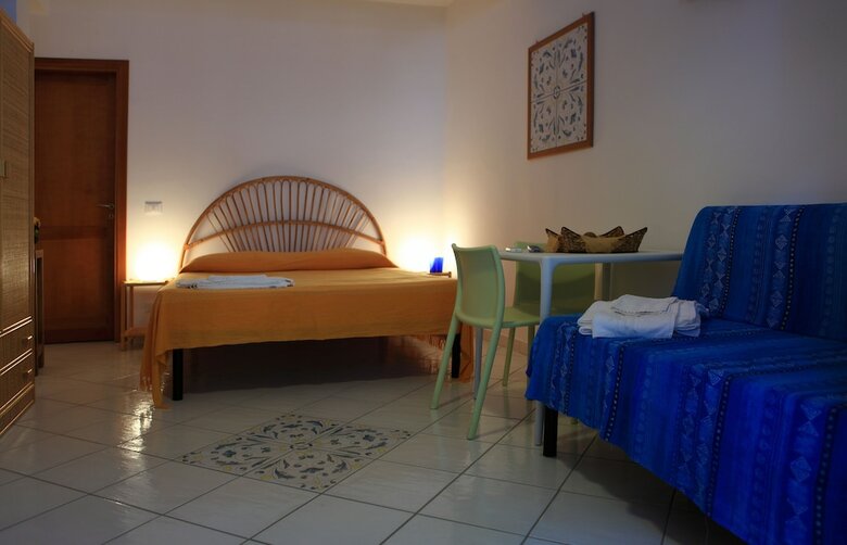 Residence Tamarea - Near Quartiere Spagnolo