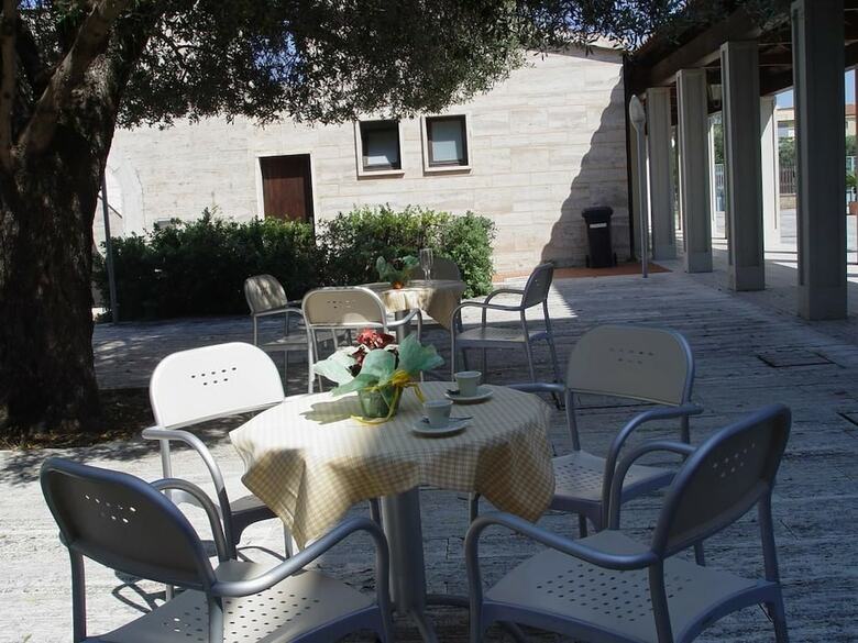 Guesthouse Il Ritrovo Di Parmenide
