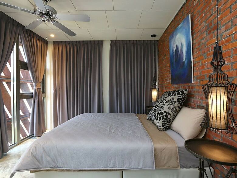 Bed & Breakfast Story Of Mood