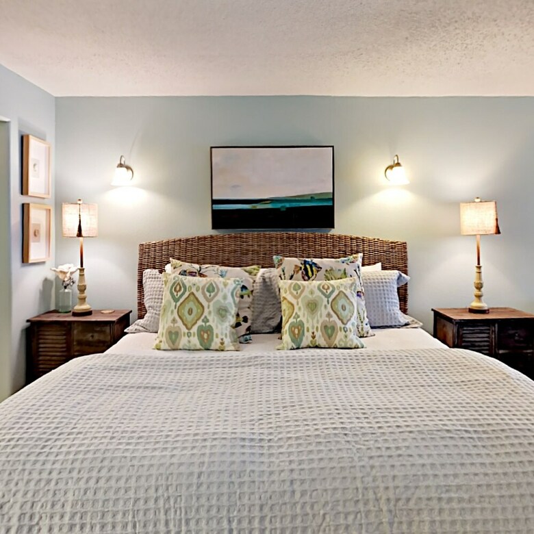 114 Sea Breeze - One Bedroom Condo