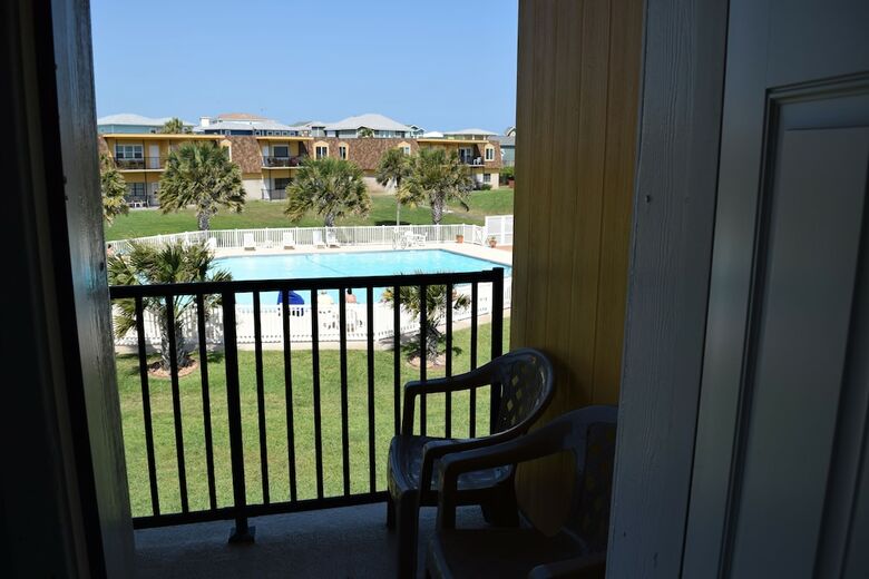 40 Island Retreat - Two Bedroom Condo