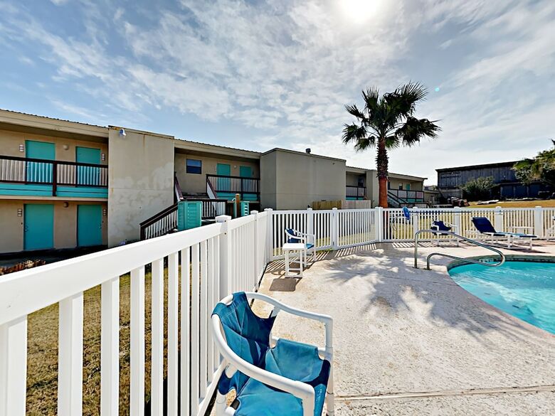 Nelray Shores - One Bedroom Condo