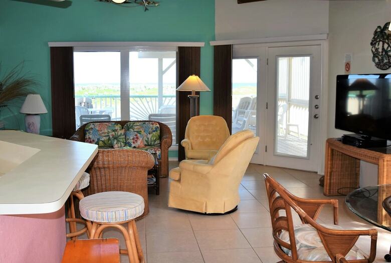 Dolphin House On The Beach - Four Bedroom Home
