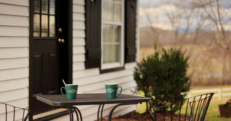 Bed & Breakfast Inn And Tavern At Meander