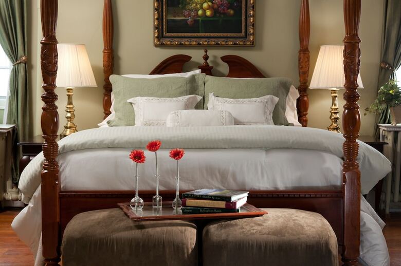 Bed & Breakfast Inn And Tavern At Meander