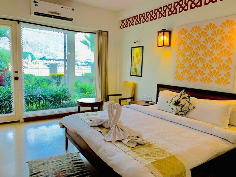 Hotel Yog Niketan By Sanskriti