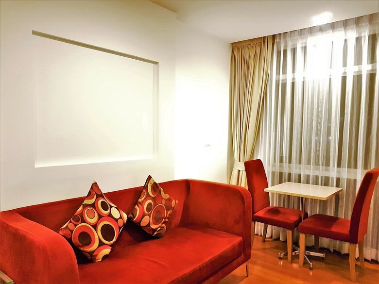 Apartamentos The Art Patong Beach By Phr