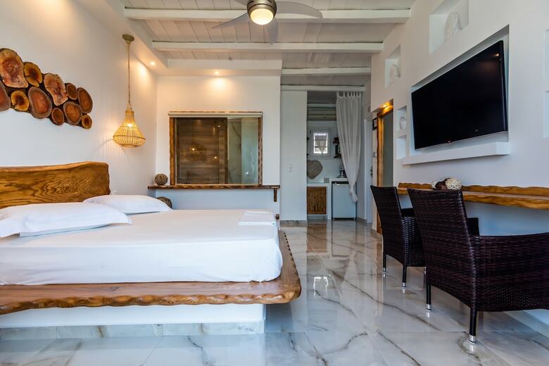 Hotel Niki Savvas Studio & Suites