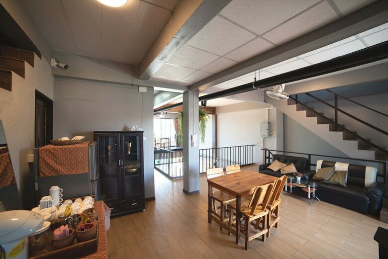 Hostal Oyo 465 Krung Kao Traveller Lodge